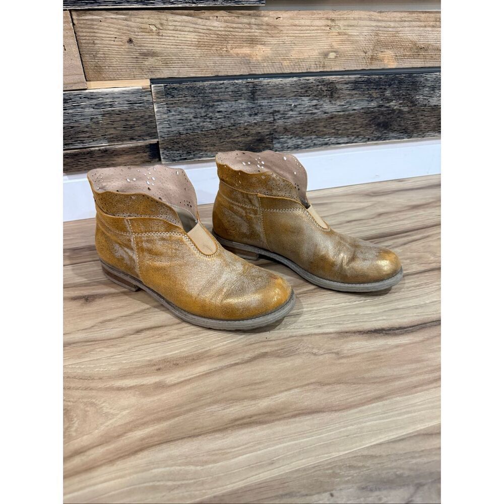 Sundance golden made in Italy leather boots size 39 (US 8.5)